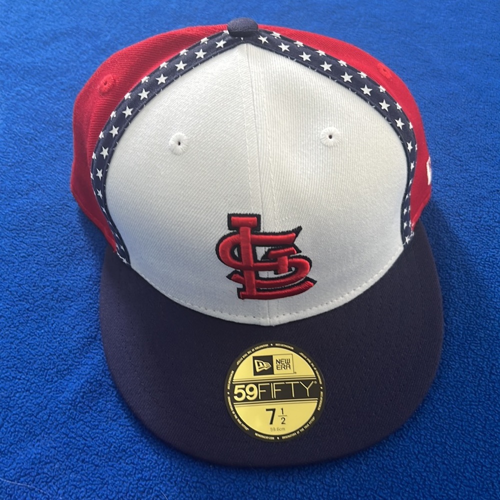St. Louis Cardinals Fitted Baseball Hat 7 1/2 Never Worn - Picture 2 of 6